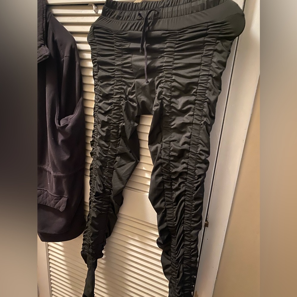 Agogie Work out pants. New with tags!